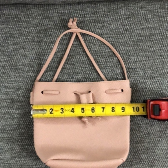 DRAWSTRING Small Bag Pink Peach Faux Leather Used - Picture 11 of 12